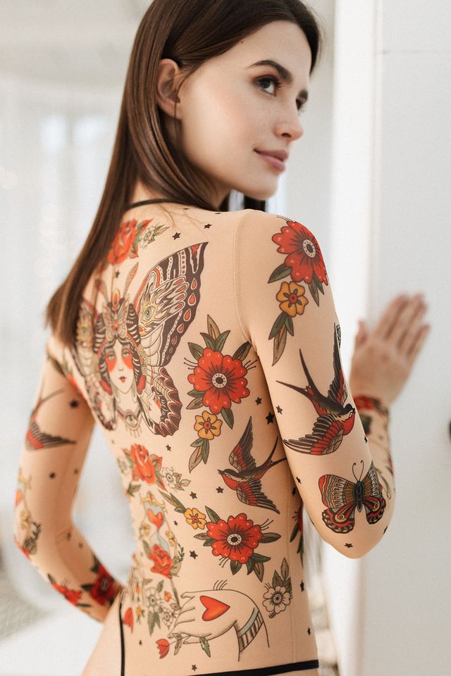 Боди с оригинальным тату-принтом