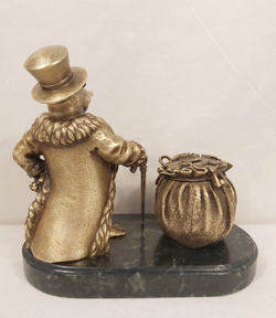 Денежный крот-банкир из бронзы