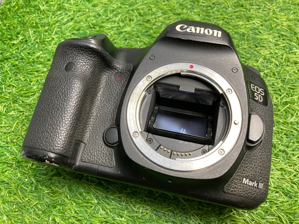 Canon 5D Mark III 111.000 кадров ( С дефектом )