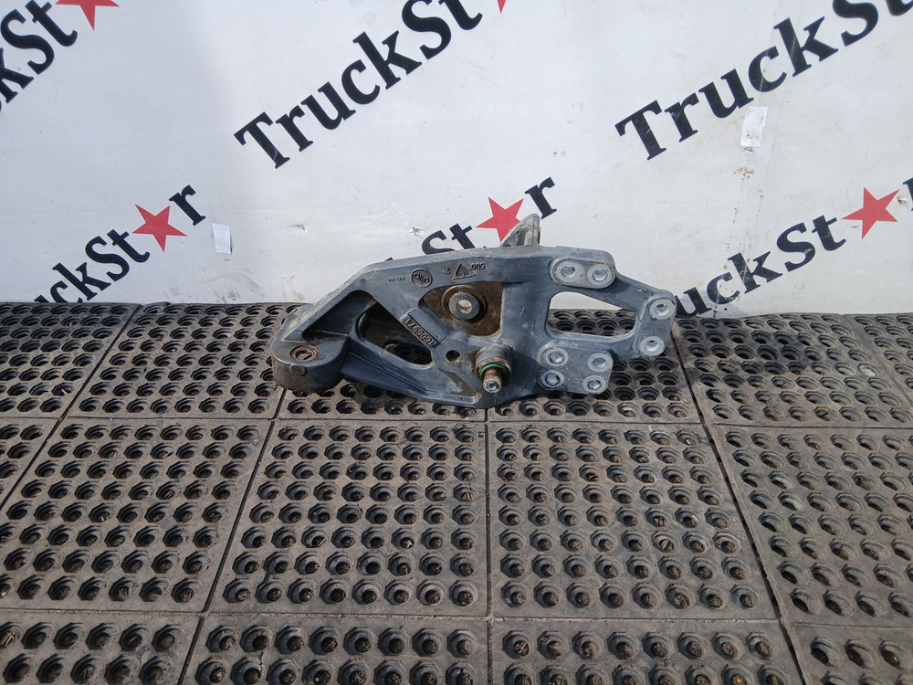 Кронштейн рессоры передней правый