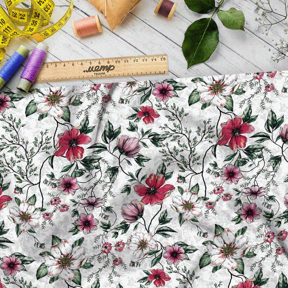 Ткань бифлекс яркие цветы и листья с контуром на белом фоне