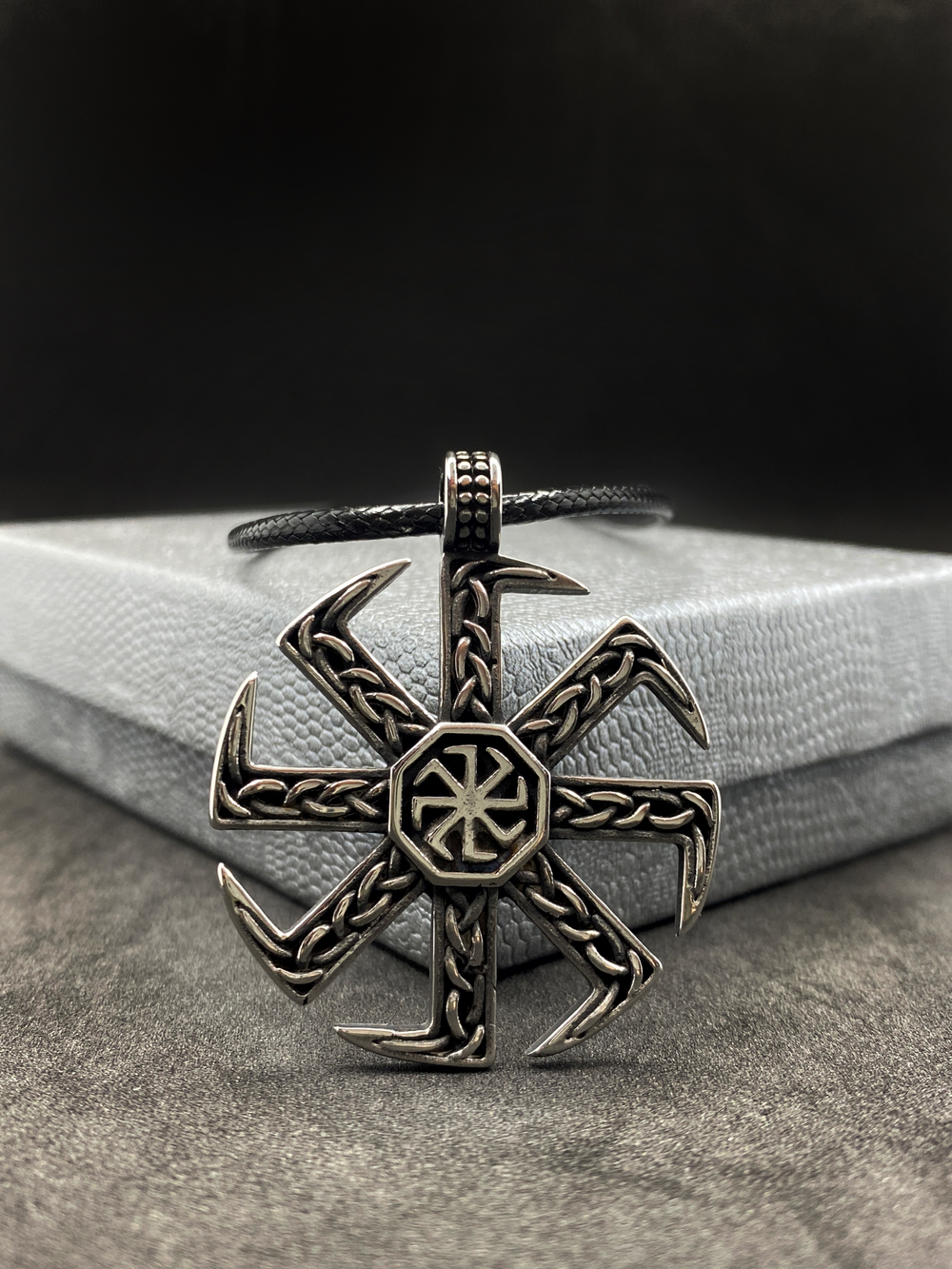 Славянская подвеска оберег Коловрат магический амулет из стали