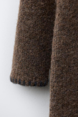 ZARA ВЯЗАНЫЙ КОМБИНЕЗОН С КОНТРАСТНЫМИ ДЕТАЛЯМИ, КОРИЧНЕВЫЙ