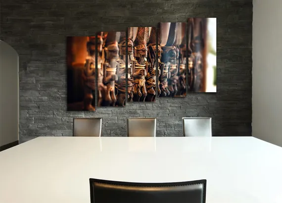 Модульная картина "Древние статуэтки"