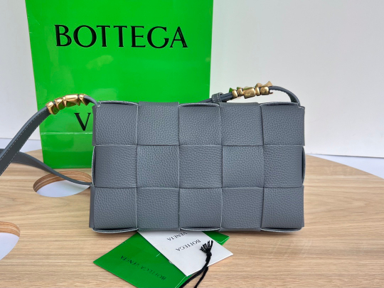 Bottega Veneta Cassette 23 cm