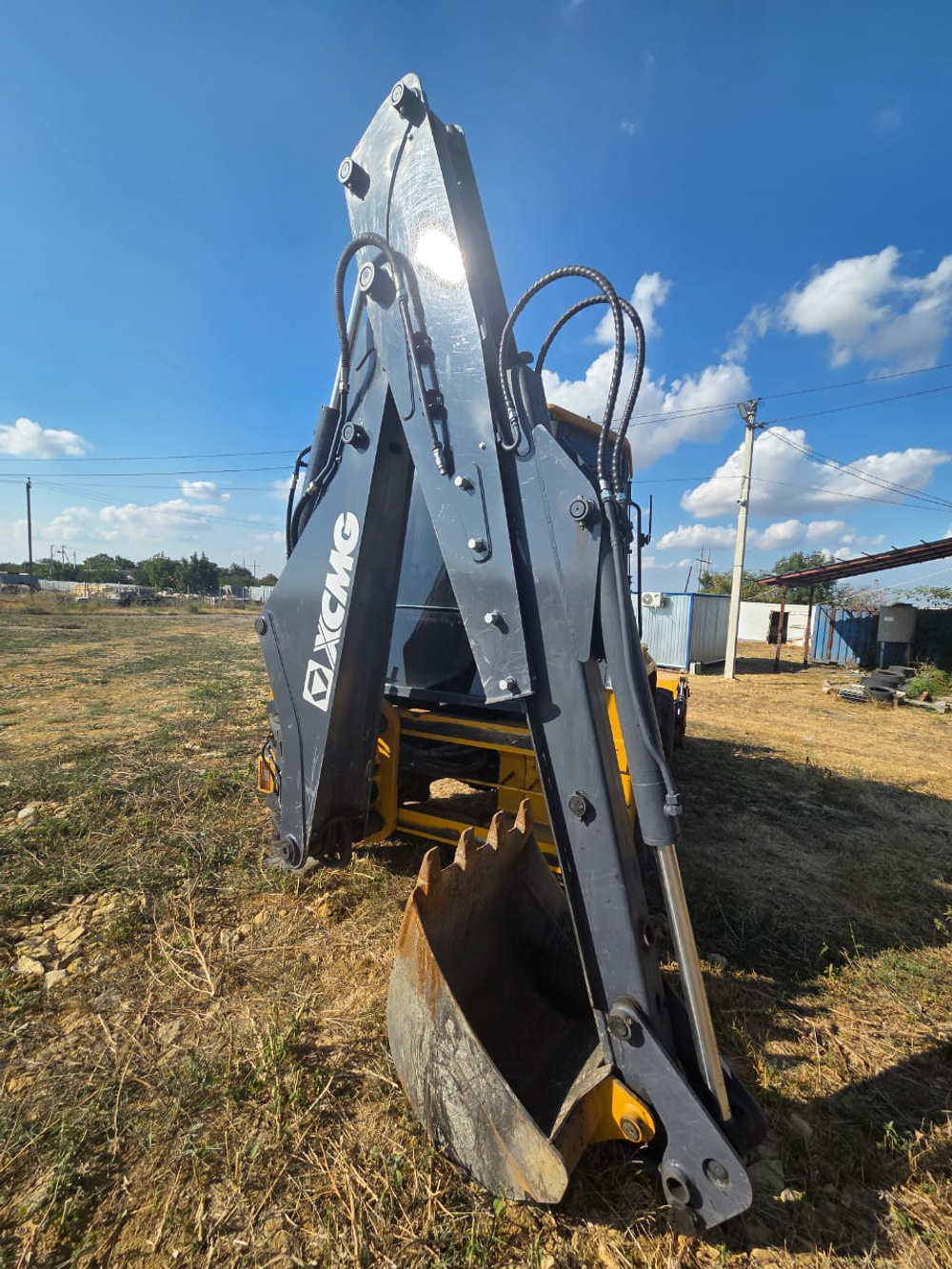 XCMG XC8* Экскаватор-погрузчик XC8-S2570  (Дизельный, 4,0 л, 100 л.с., АТ)