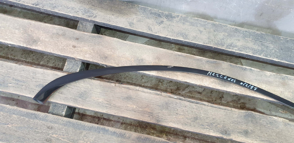 Молдинг двери задней правой Mercedes C (W205) 14-23 Б/У Оригинал A2056900480