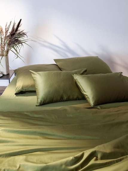 Простыня на резинке из премиального сатина оливкового цвета из коллекции essential, 200х200х30 см