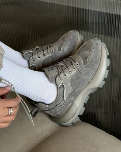 Кроссовки из натуральной замши