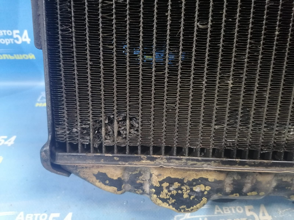 Радиатор двигателя MITSUBISHI PAJERO 1994