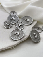Пуговицы серебряные  с сердечком и надписью Magic love