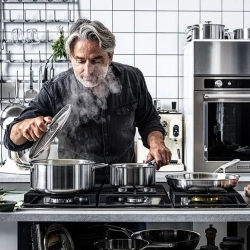 KitchenAid Кастрюля Multi-Ply 18 см 2,1 л с крышкой