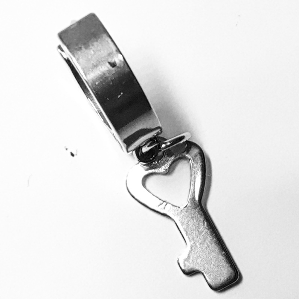 Серьга кольцо с подвеской "Ключик" (8х16мм) для пирсинга уха. Медицинская сталь. Цена за одну штуку!