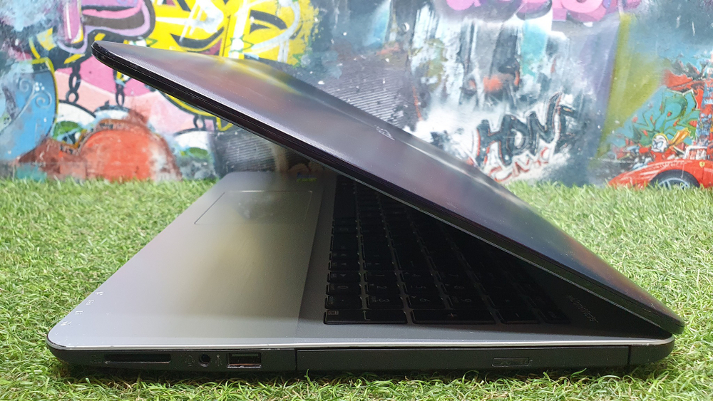 Ноутбук ASUS i3/6Gb/820M 2Gb