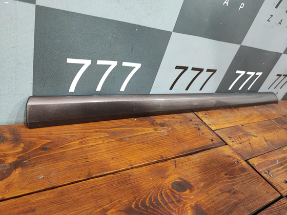 Накладка двери передней правой Skoda Yeti 13-18 Б/У Оригинал 5L0853516A