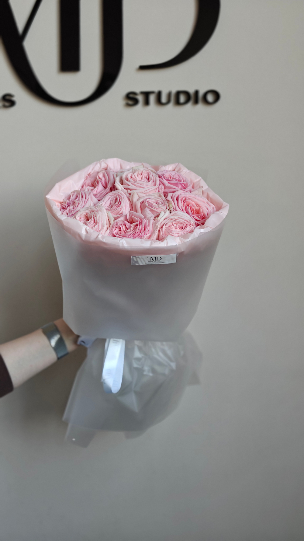 Нежный букет с пионовидной розой Пинк О'Хара