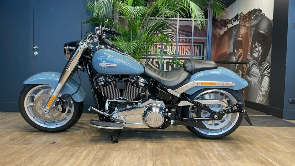 Harley-Davidson Fat Boy, 2024 SHARKSKIN BLUE