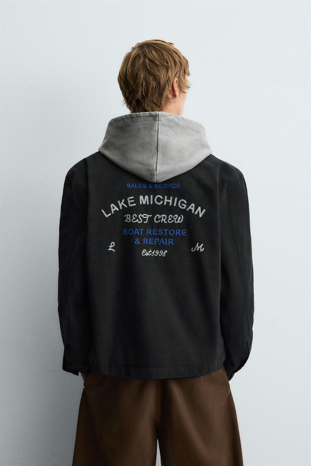 ZARA КУРТКА С ВЫШИВКОЙ И МОЛНИЕЙ, ЧЕРНЫЙ