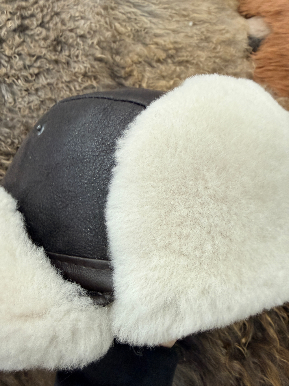 Шапка из натуральной овчины