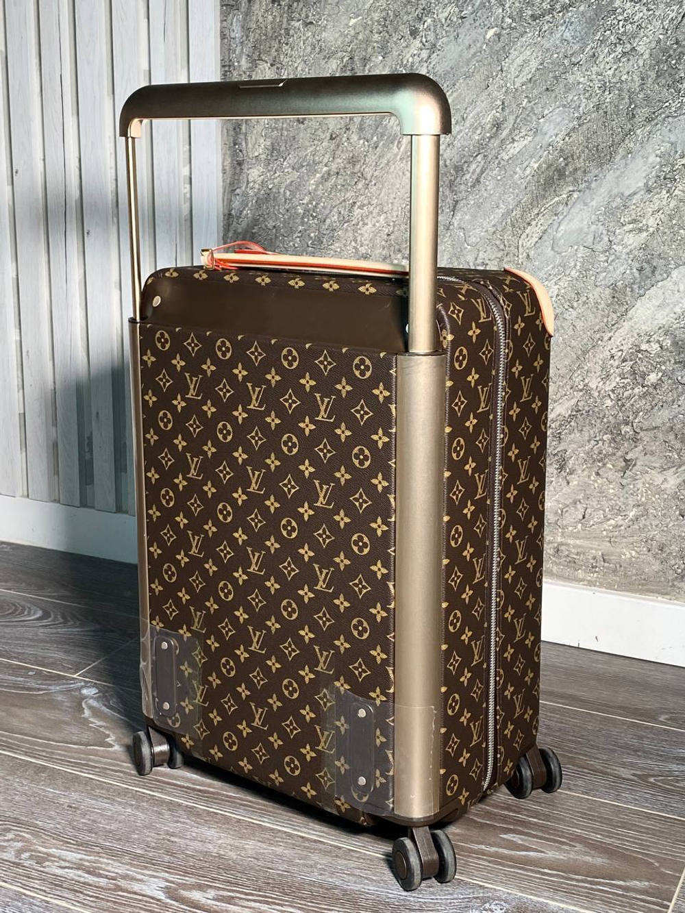 Чемодан Louis Vuitton, арт. 478986094