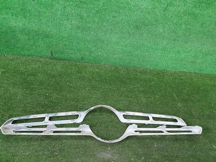 Накладка решетки радиатора Mercedes E W213 (2016-2021) All-Terrain