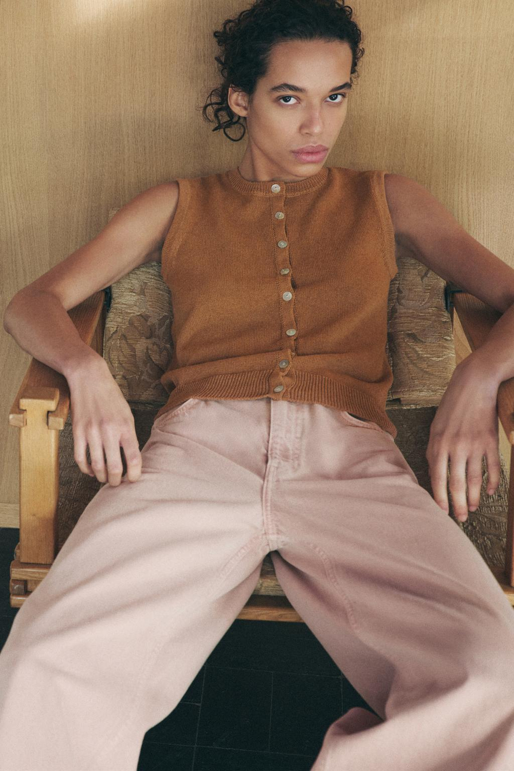 ZARA ТРИКОТАЖНЫЙ ЖИЛЕТ В СТИЛЕ РУСТИК, ТЕМНЫЙ БЕЖЕВО-КОРИЧНЕВЫЙ