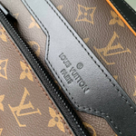 Сумка-мессенжер Louis Vuitton