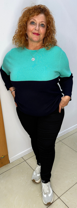 Джемпер комбинированной расцветки с бирюзовым верхом