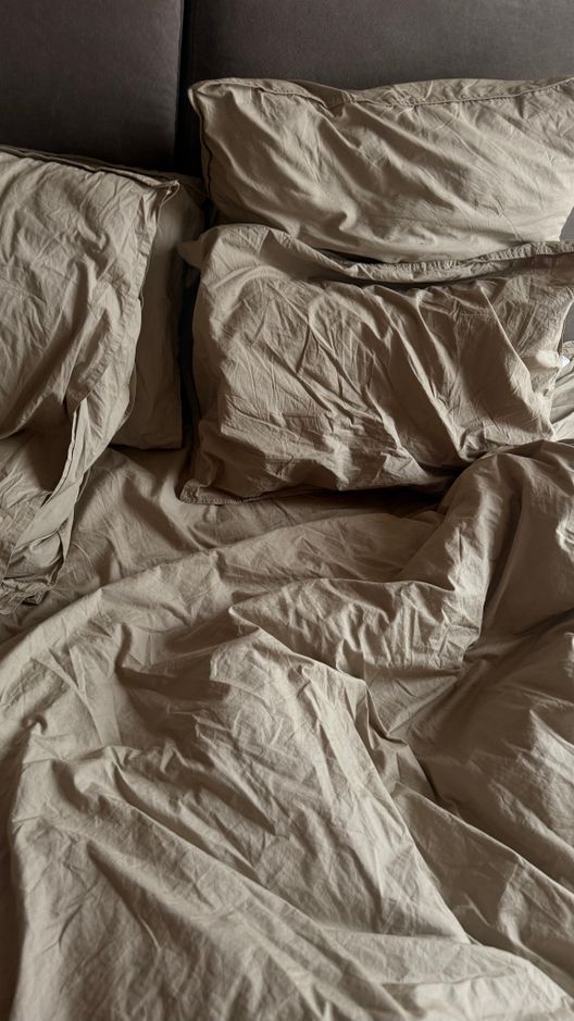 Комплект постельного белья из стираного перкаля бежево-серого цвета из коллекции Essential, 200х220 см / Tkano