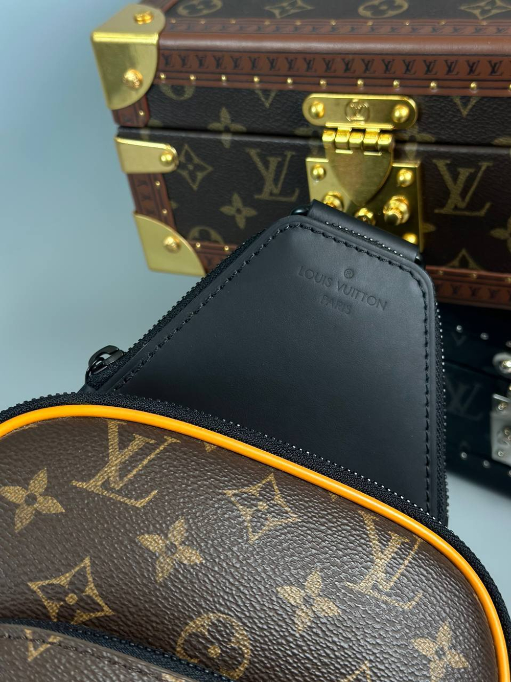 Сумка-слинг Louis Vuitton, арт. 477478994
