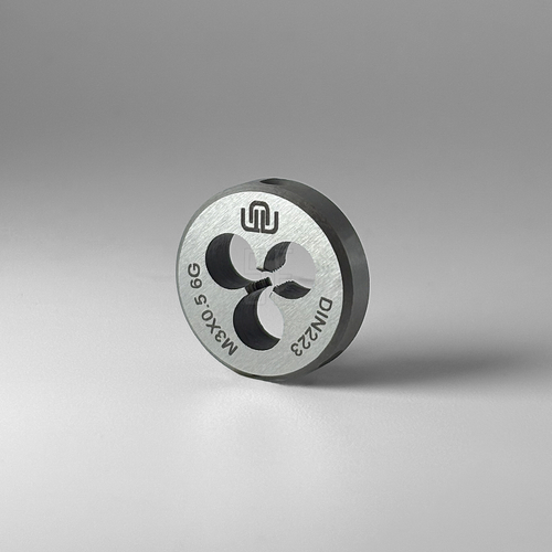 DIN223 M3X0.5 6G HSS Плашка