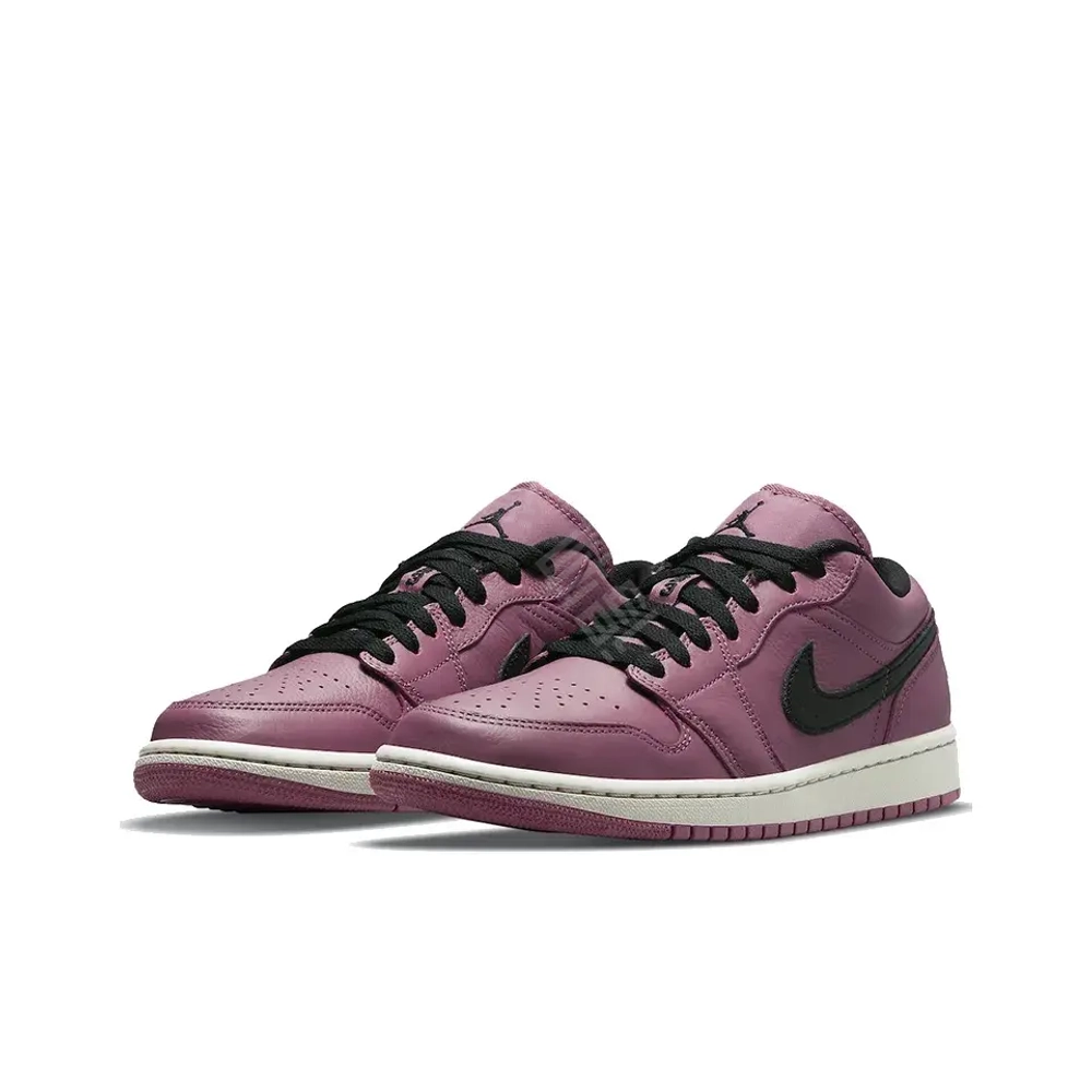 Женские кроссовки Air Jordan 1 Low SE 'Light Mulberry' DC7268-500