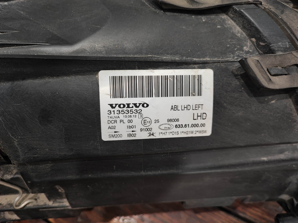 Фара левая Volvo XC70 2 07-16 Б/У Оригинал 31353532