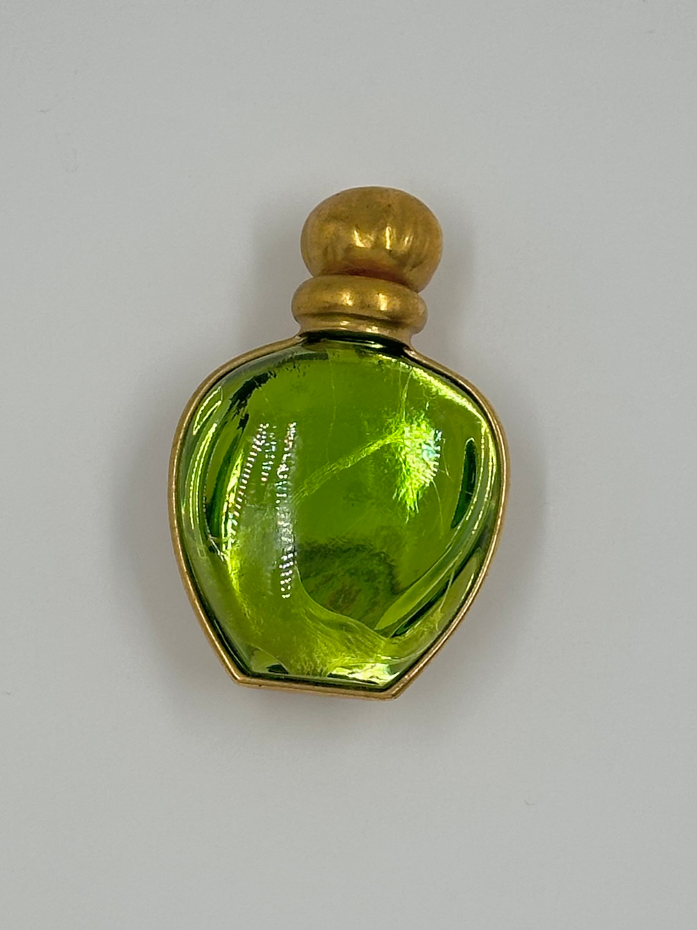 Брошь в виде флакона духов Tendre Poison Christian Dior