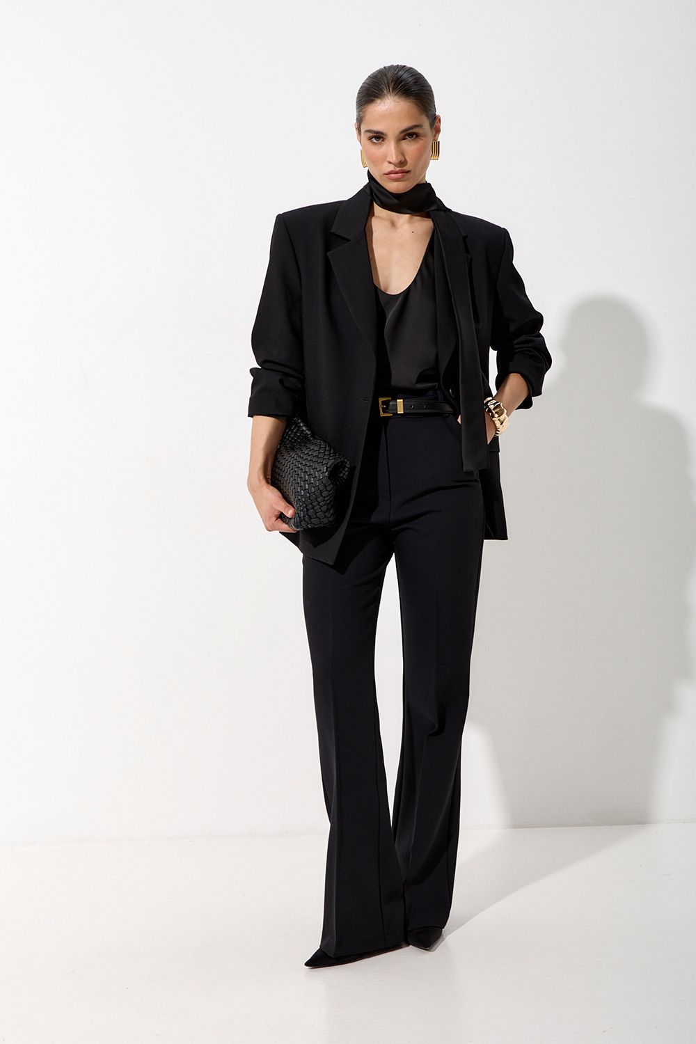 Пиджак свободный костюмный черного цвета