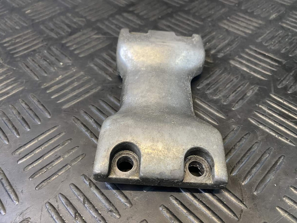 Крепление переднего крыла Yamaha Virago 1100 XV1100