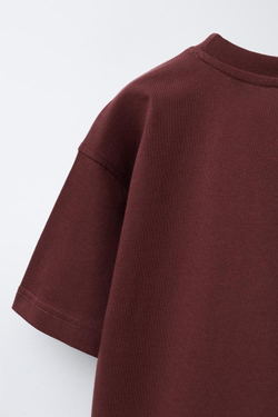 ZARA КОМПЛЕКТ ИЗ ФУТБОЛКИ И БЕРМУДОВ, ГРАНАТОВЫЙ