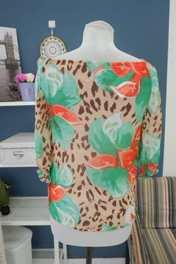 Блузка воздушная с цветами 42 размер