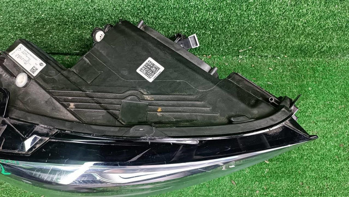 Фара правая Mercedes CLS C257 (2017-2021) LED