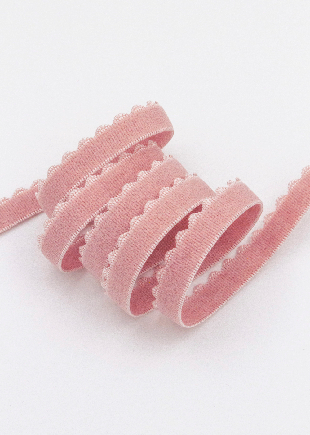 Резинка отделочная карамельно-пудровая ажурная ширина 11 мм с учетом фестона