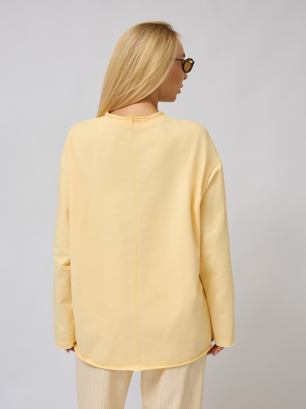 Лонгслив оверсайз из футера