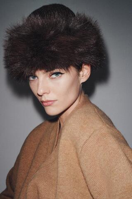 ZARA ШАПКА ИЗ МЕХА, КОРИЧНЕВЫЙ