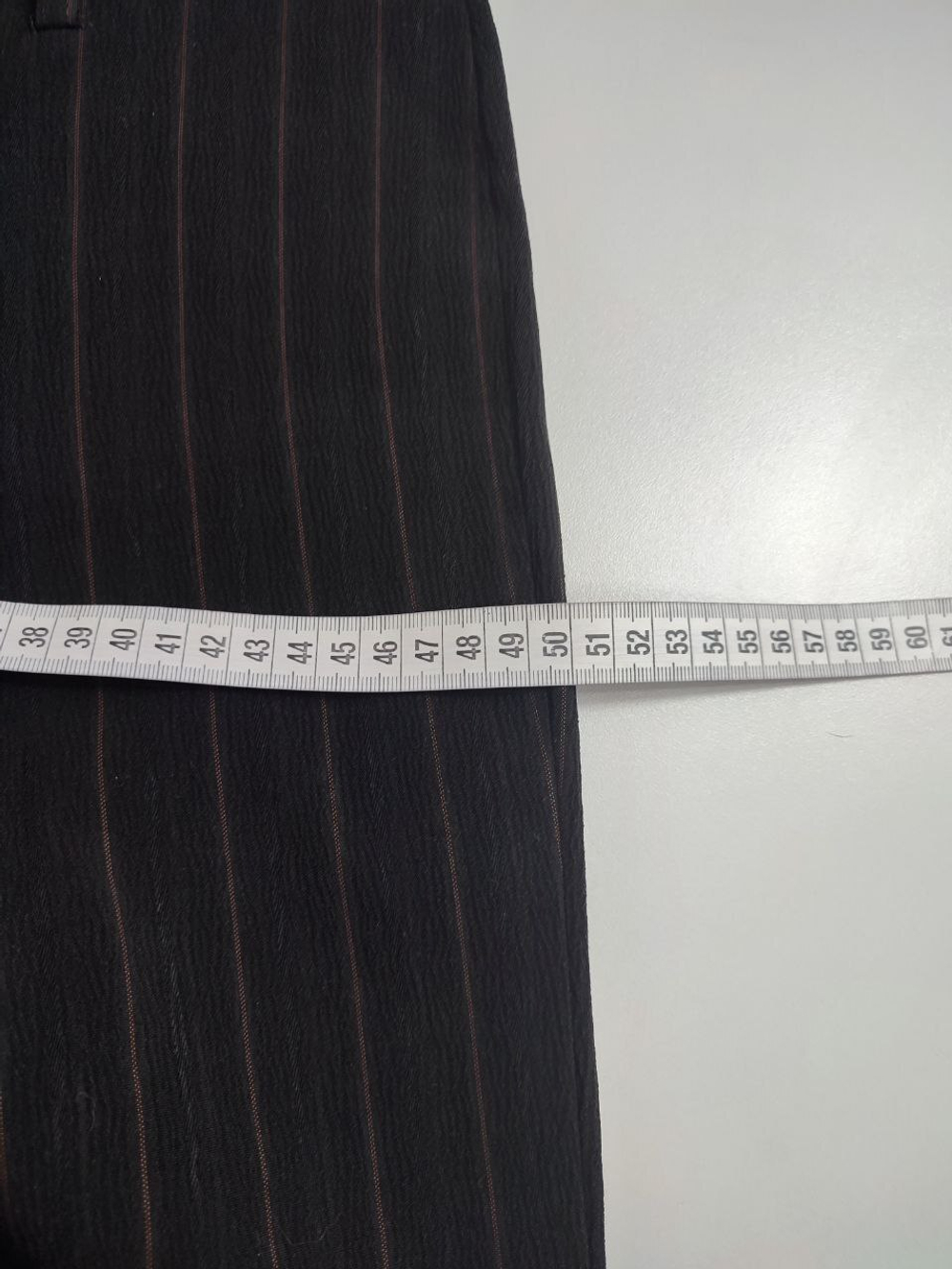 Брюки темные в полоску 46-48 размер