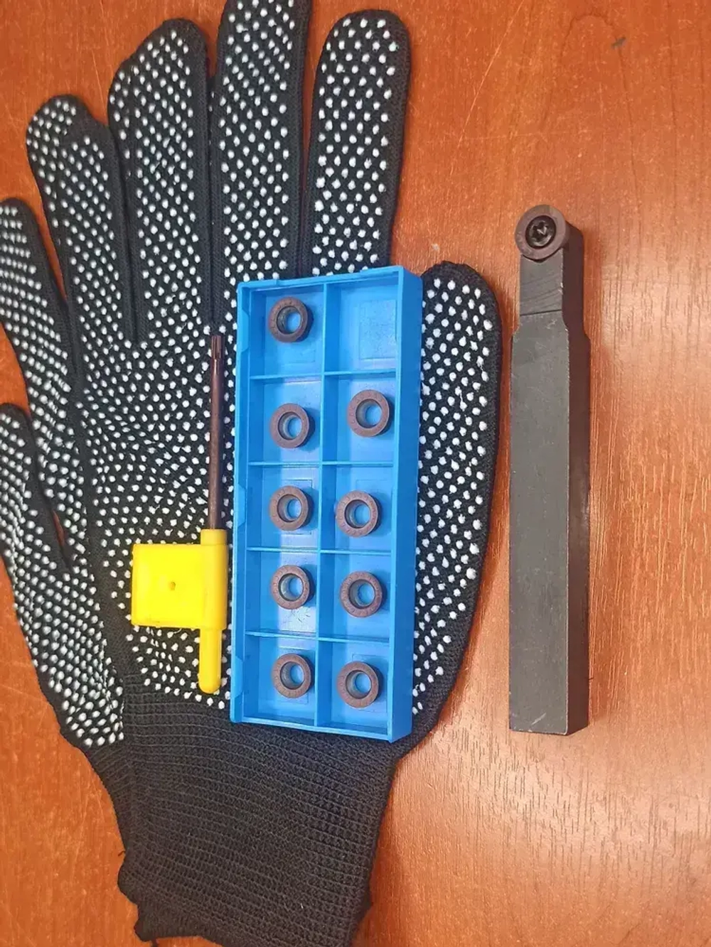 Резец токарный по металлу 12х12 радиусной SRDPN1212H10