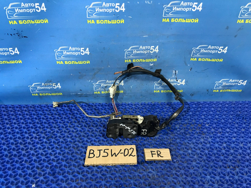 Замок двери передней правой MAZDA FAMILIA 2001