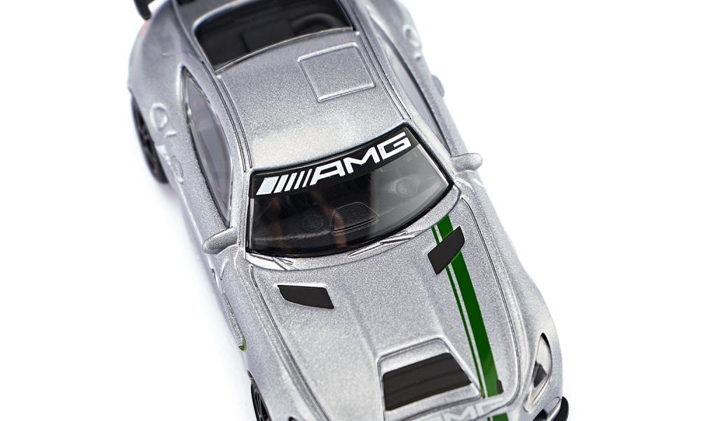 Гоночная машина Mercedes-AMG GT 4