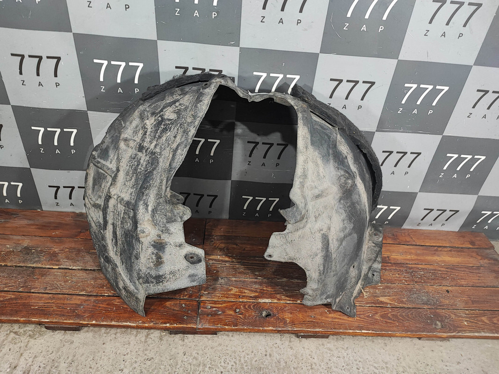 Подкрылок передний правый Volkswagen Touareg 3 18-нв Б/У Оригинал 760805912D