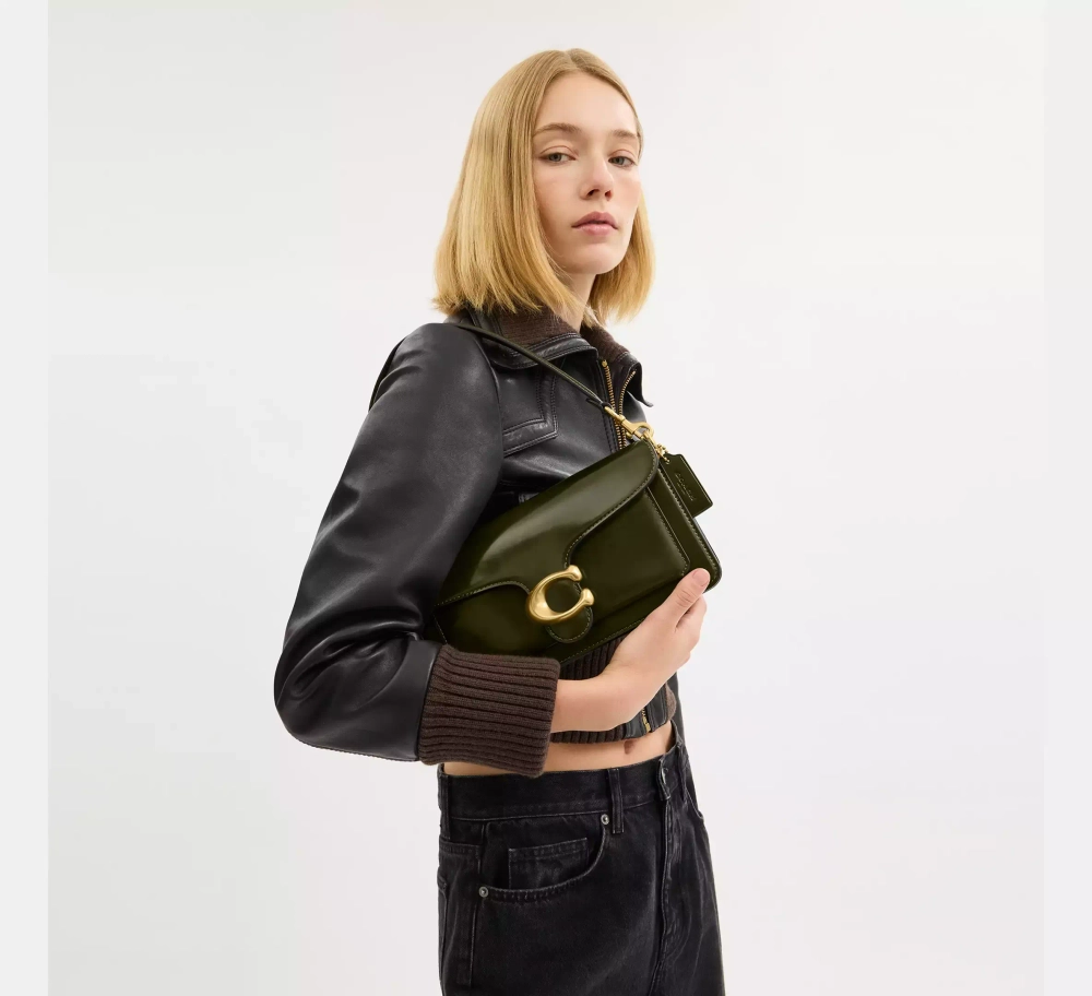 COACH СУМКА ЧЕРЕЗ ПЛЕЧО TABBY 26, ОЛИВКОВЫЙ