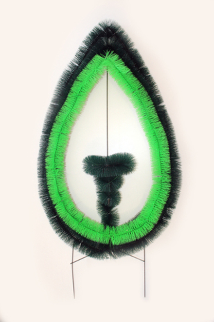 В100 Венок "Капелька с вазой"