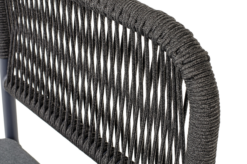 "Нуар" стул плетеный из роупа, каркас алюминий темно-серый (RAL7024) муар, роуп темно-серый круглый, ткань темно-серая 027